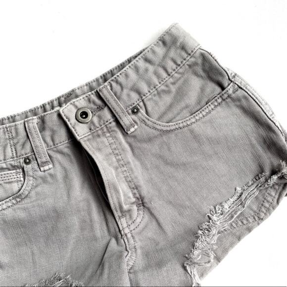 FREE PEOPLE Cloudy Distressed Denim Shorts Size 24 Frayed Cut Off Daisy Dukes - Picture 5 of 6